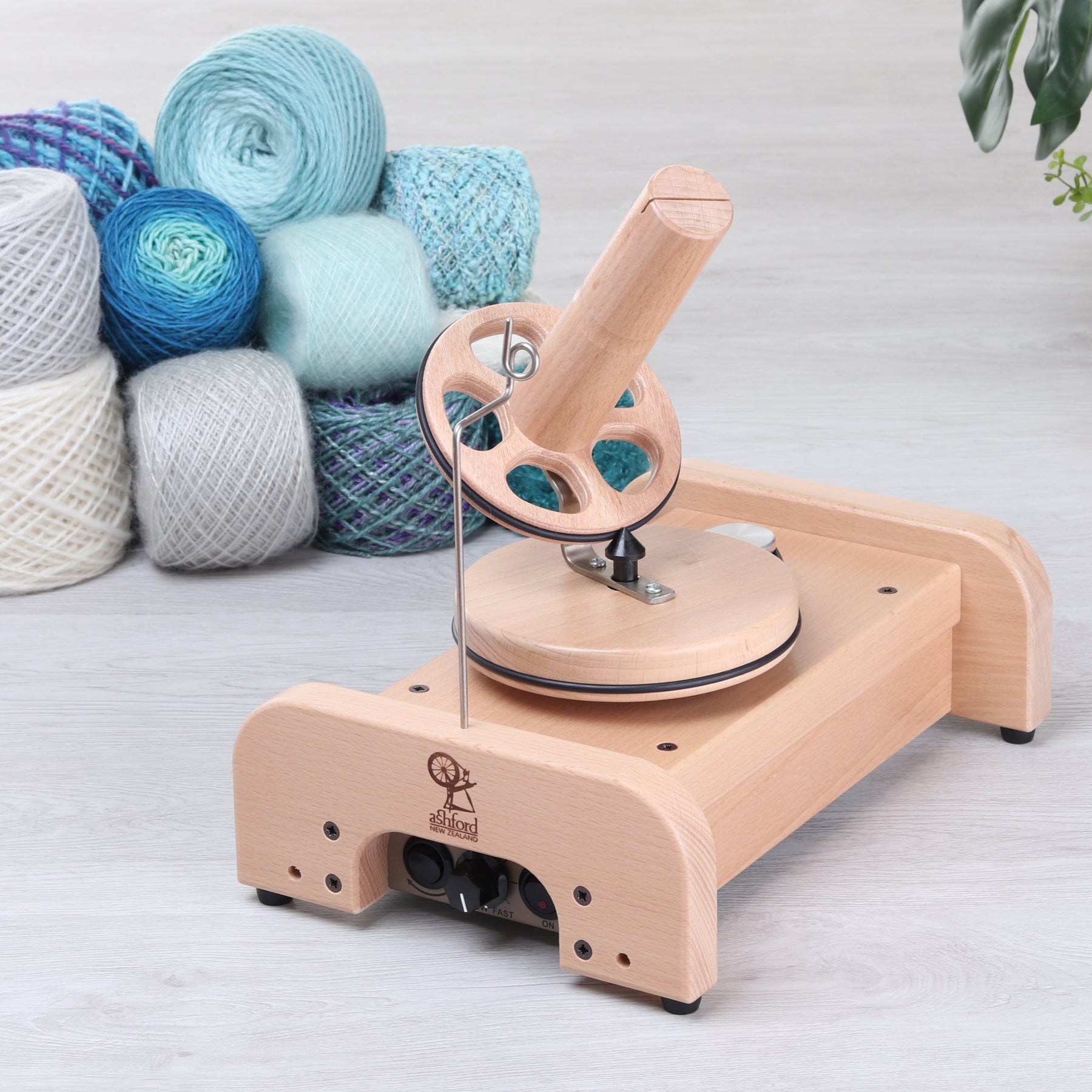 Ashford e-Ball Winder 電動毛糸玉巻き機 S-Image-eBall-Winders-078.jpg?