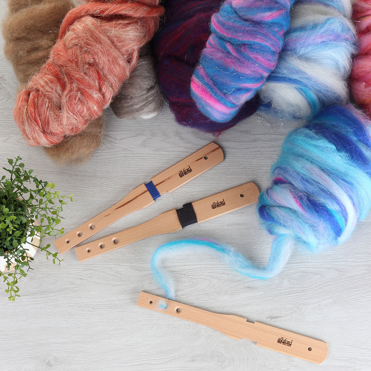 Ashford Diz Stick and Yarn Gauge | Thread Collective Australia
