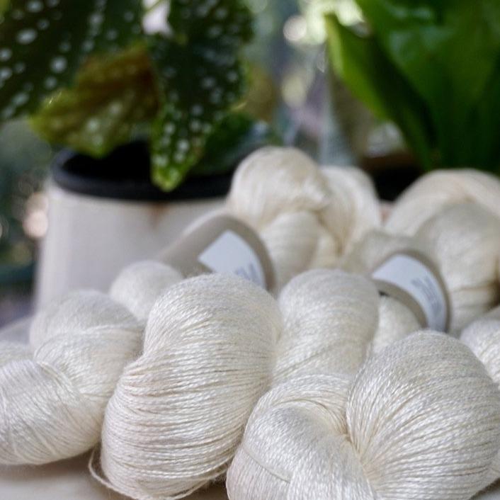 Swiss Mountain Silk 51% Silk 49% Bamboo weaving yarn Nm 16/2